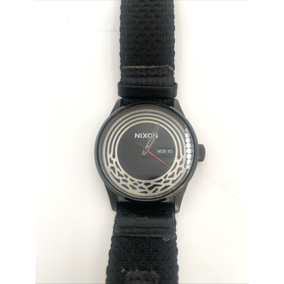 NIXON X STAR WARS Kylo Ren Sentry Woven Band Watch with Original Box and Manual - Picture 4 of 12